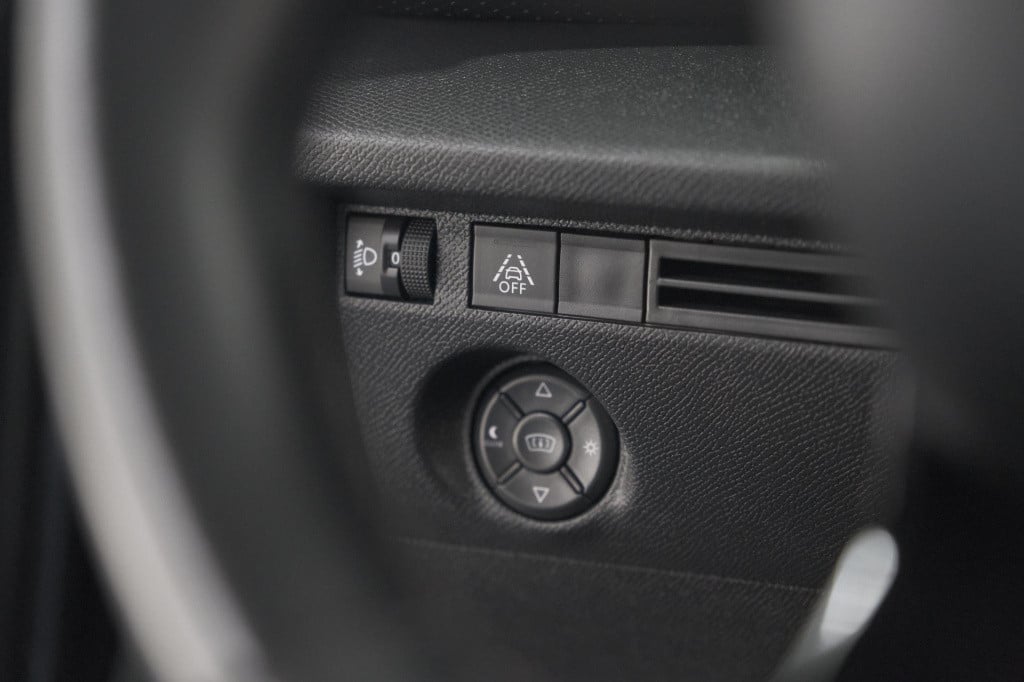Citroen C4 puretech 131 eat6 shine | camera | head-up display | navigatie |