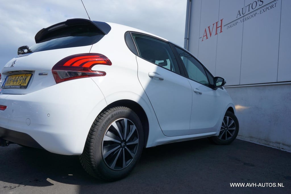 Peugeot 208 1.2 puretech blue lion