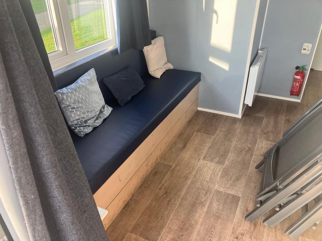 Partij Maat chalets te koop. Goed onderhouden. Goede staat. Heel netjes!