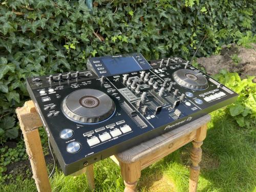 Pioneer XDJ RX - Standalone DJ Controller