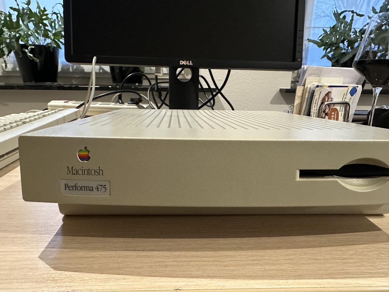 Mactintosh LC475 met RGB monitor