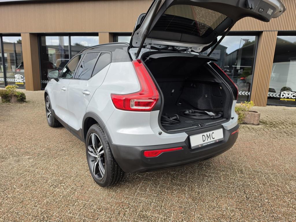 Volvo XC40 r design recharge plug-in hybrid lane assist | trekhaak | camera
