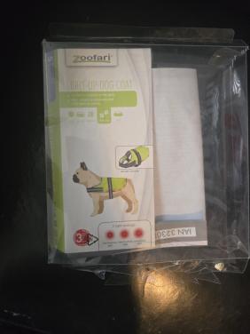 Led Hondenjasje maat S 3 lichtstanden. Opladen via usb-kabel,