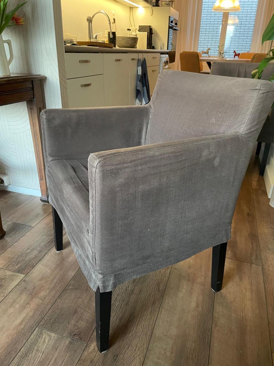 Gratis afhalen 4 eetkamer stoelen