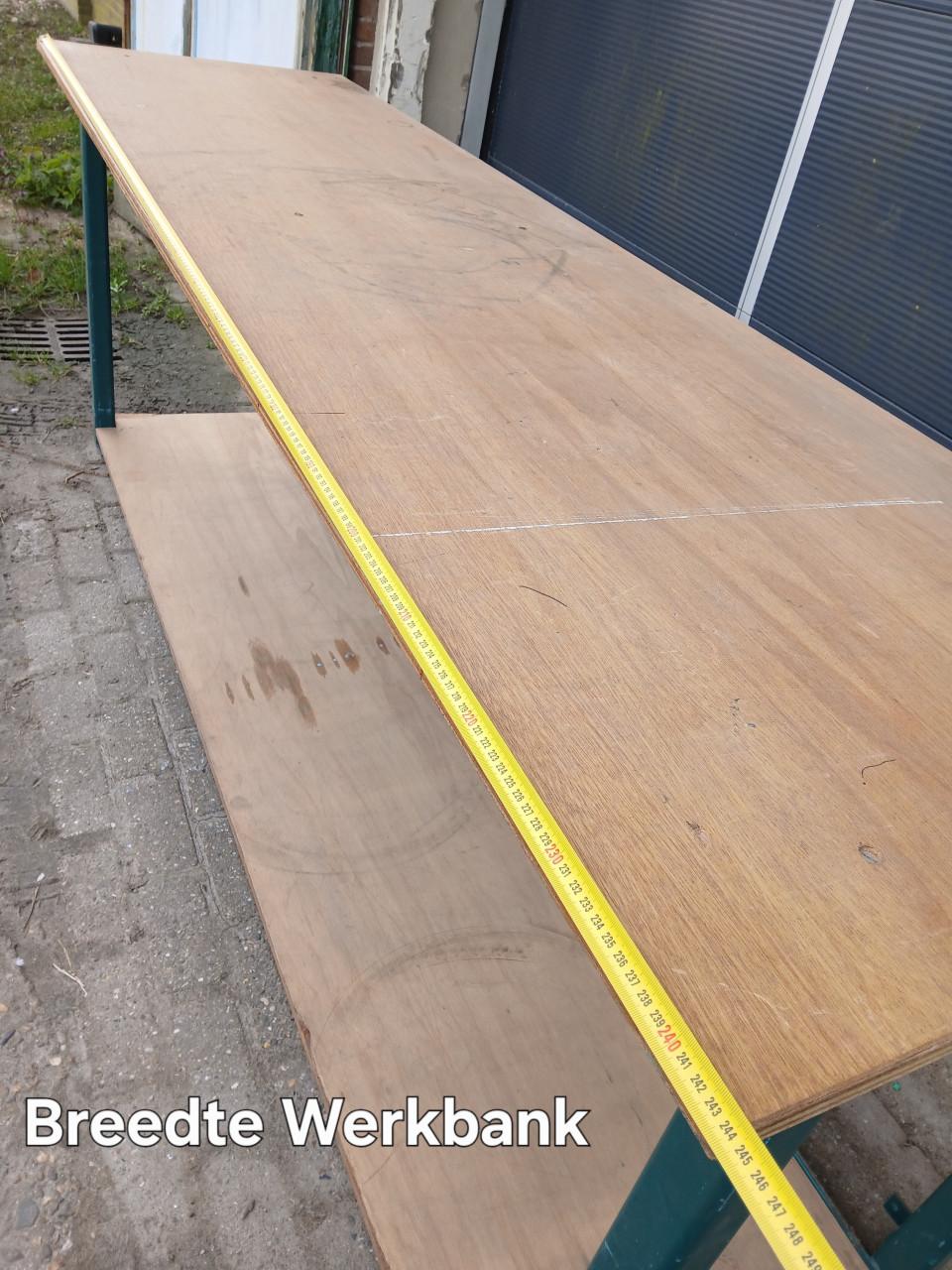 Werkbank, werktafel voor schuur garage of hobby.