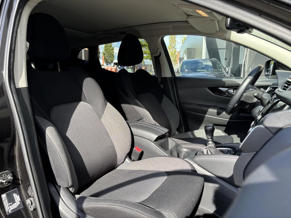 Nissan Qashqai 1.3 dig-t design edition | trekhaak | panoramadak | apple ca