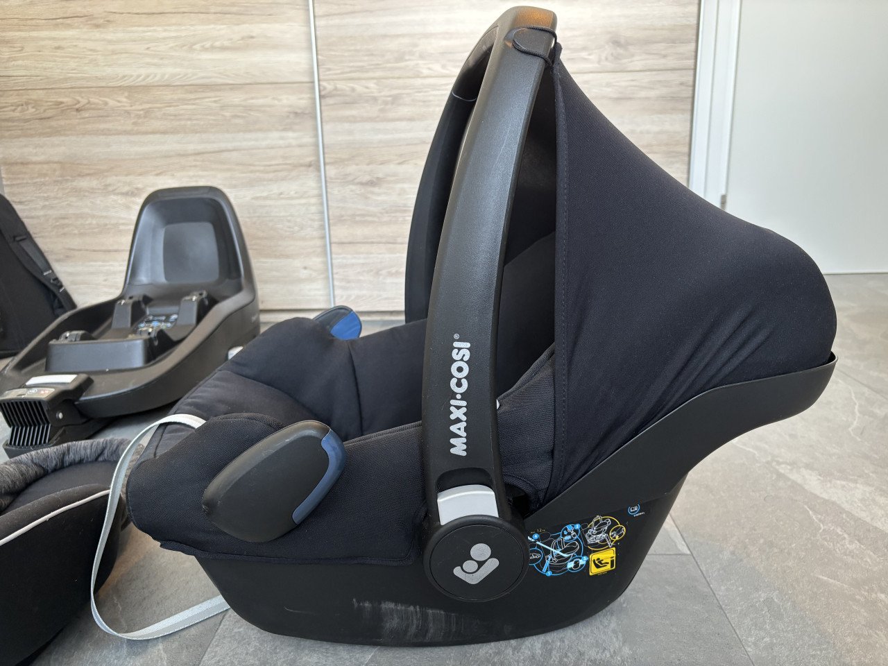 Maxi Cosi met 2 isofix bases