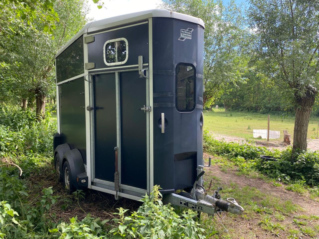 Te Koop: mooie IFOR WILLIAMS paarden trailer voor 2 paarden