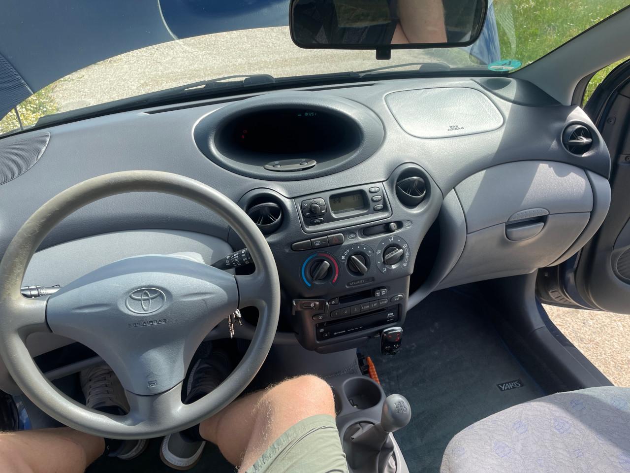 Toyota Yaris 1.0 16V Vvti 3DR 2001 Blauw