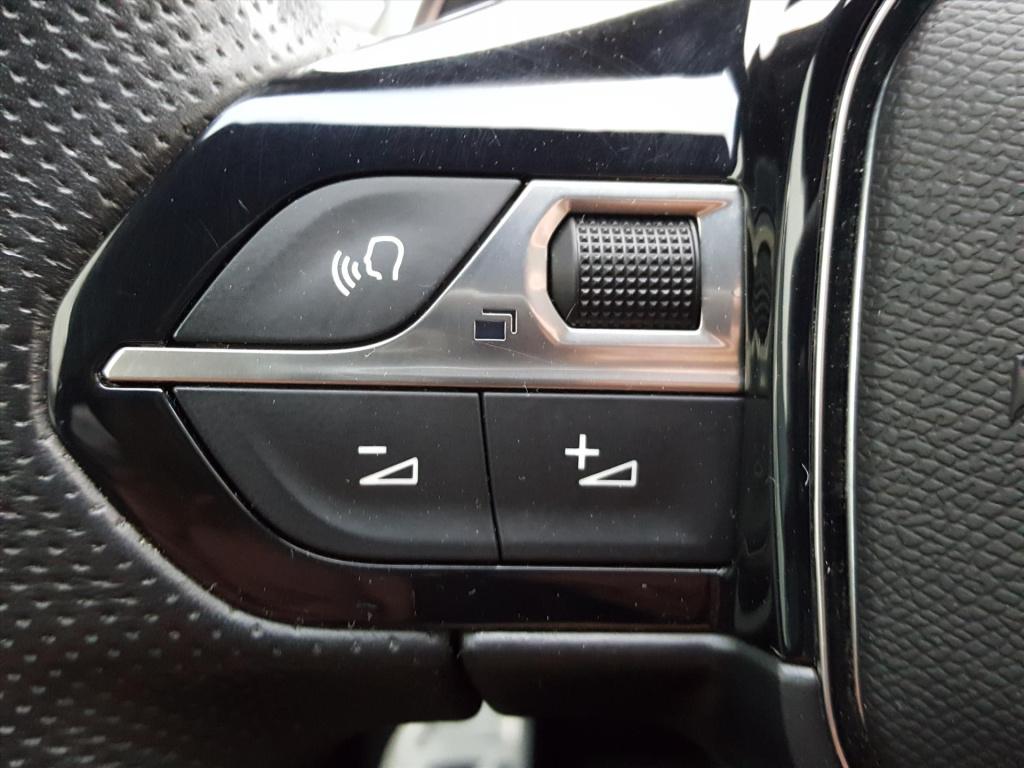 Peugeot 3008 gt 1.2-130pk automaat/eat8 navigatie| trekhaak | apple carplay