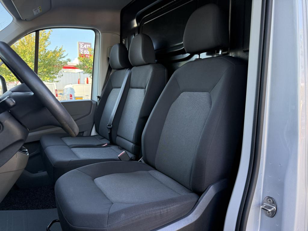 Volkswagen Crafter 35 2.0 tdi 140pk l3h3 | pdc | airco | trekhaak 3t