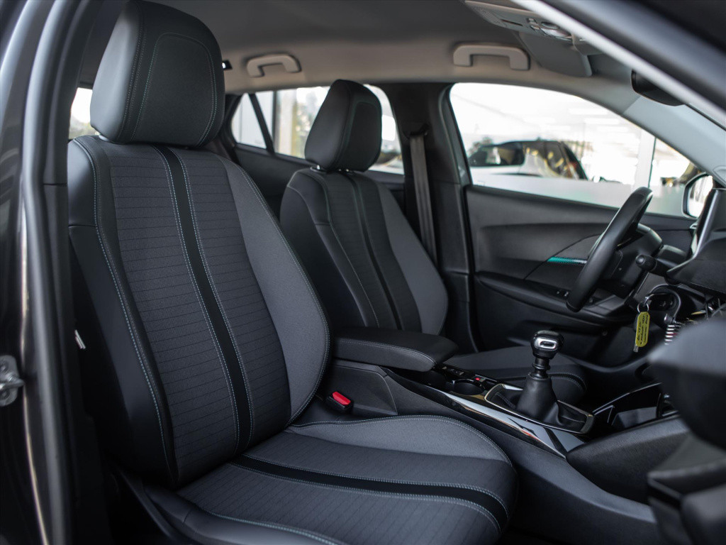 Peugeot 2008 1.2 puretech 130pk allure pack | navigatie | trekhaak | camera