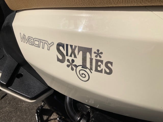 ZEER MOOIE PEUGEOT NEW VIVACITY SIXTIES EDITION 1E EIGENAAR !