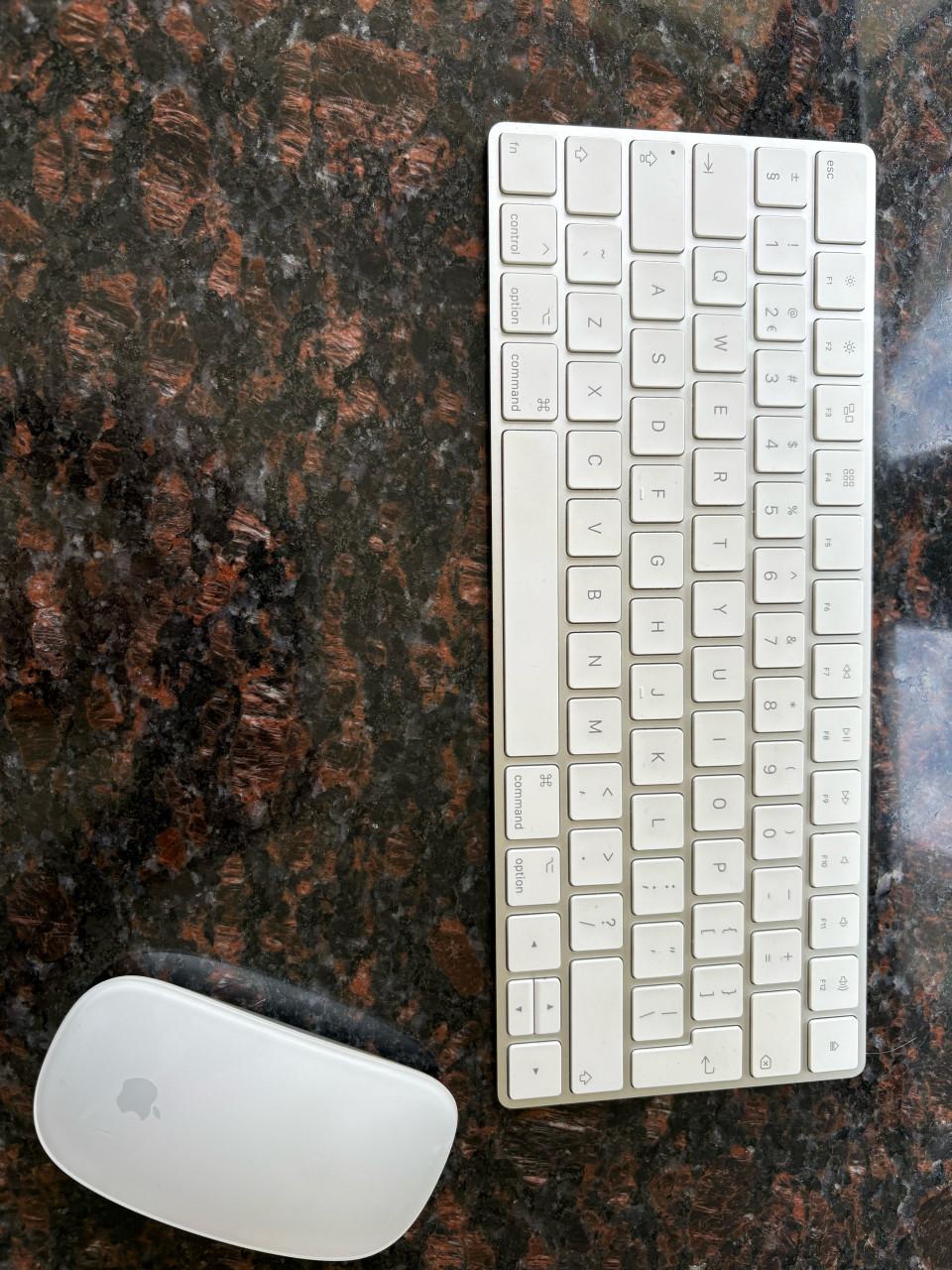 Apple iMac 21,5” 2017 | Intel i5 3.0 GHz | 8GB RAM