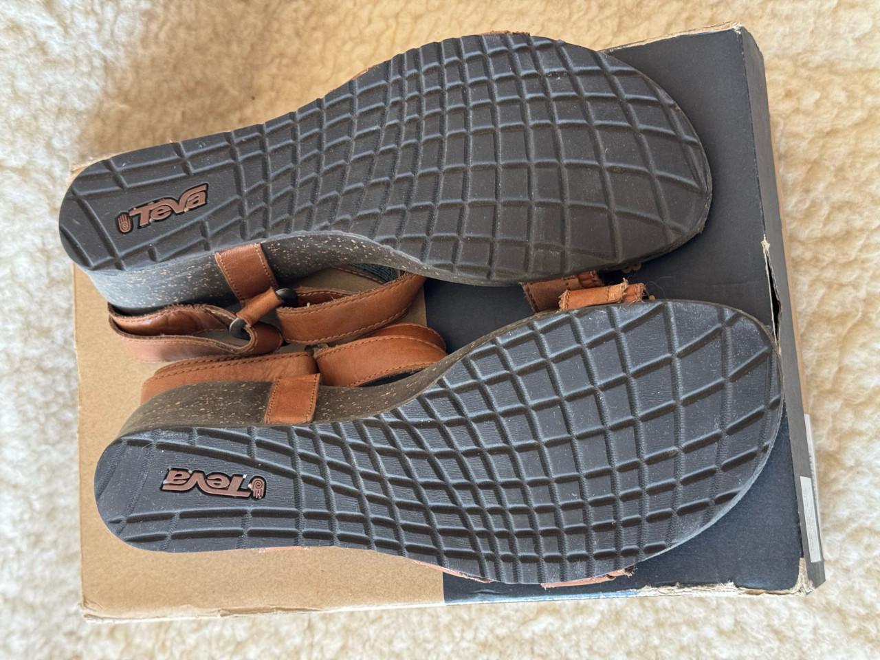 Teva Women Cabrillo Crossover Wedge Tan Sandaal in maat 41