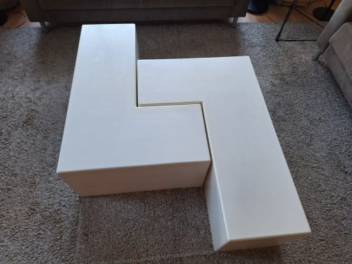 2x  L-vormige witte salontafel