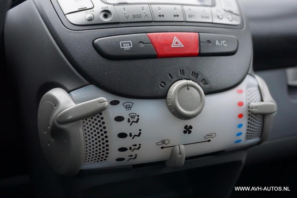 Peugeot 107 1.0-12v xs