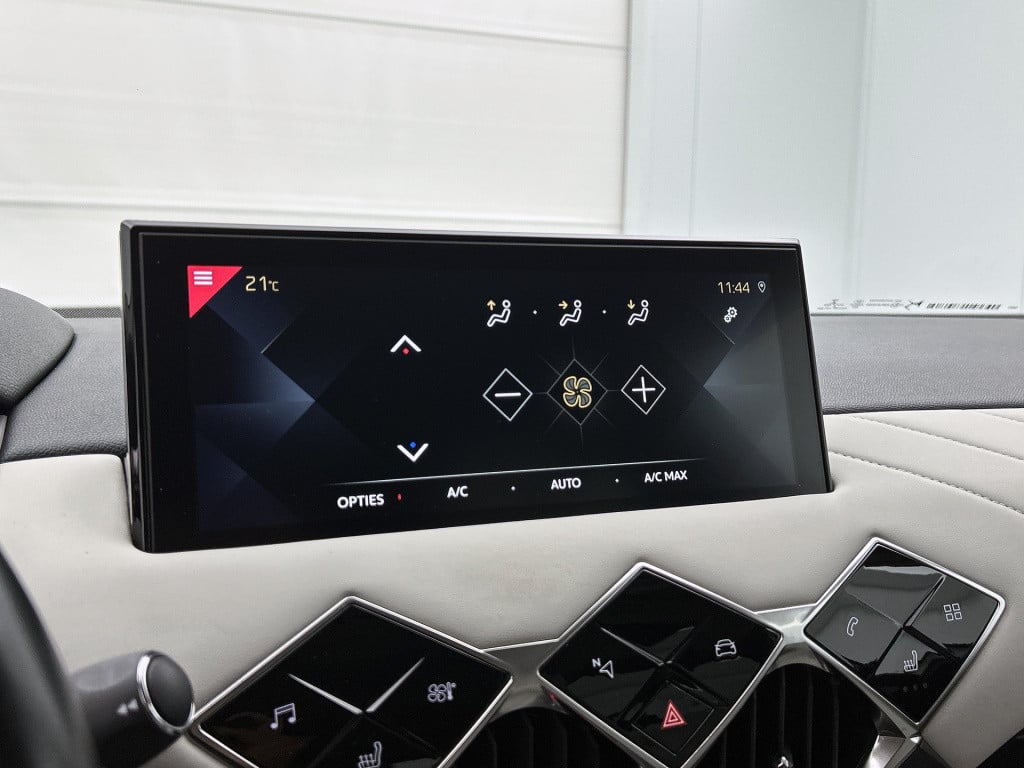 Ds Ds 3 crossback 130pk automaat rivoli | matrix led | navigatie | stoelver