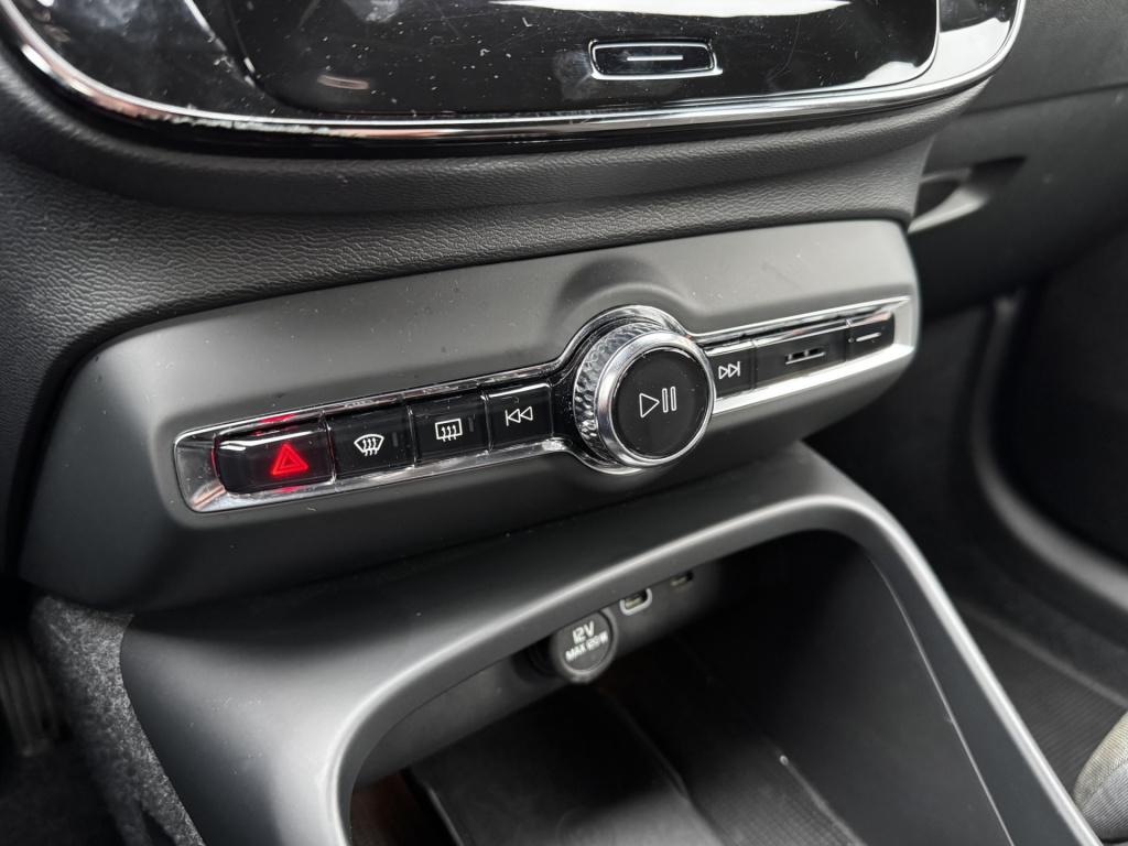 Volvo XC40 2.0 b4 plus dark | 18'' lmv | trekhaak | harman kardon