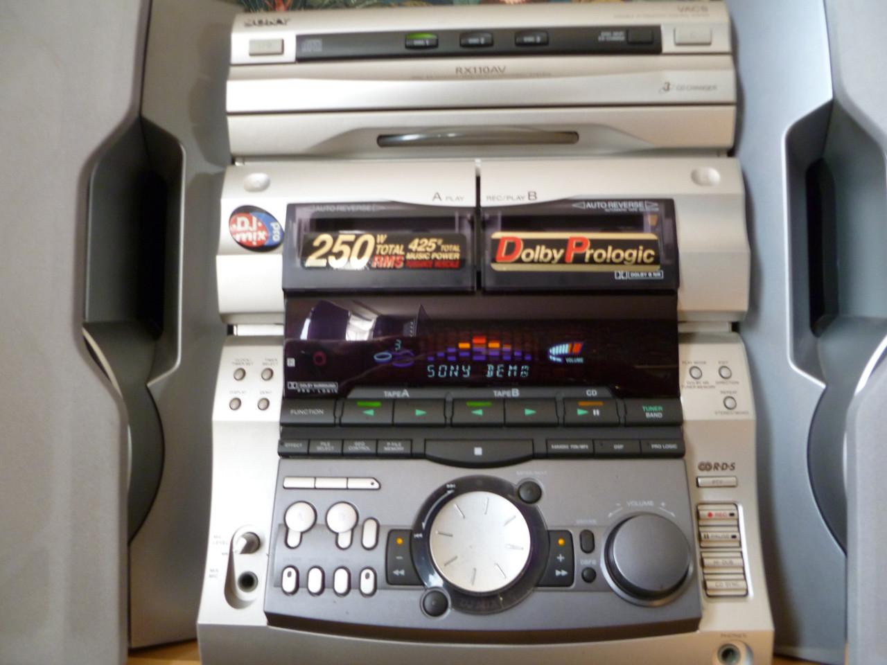 Sony stereo,set met een 3 cd wisselaar