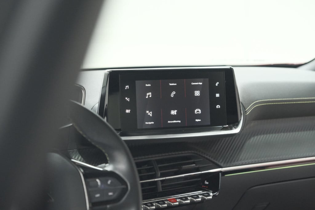 Peugeot 2008 puretech 130 gt-line | trekhaak | camera | apple carplay | par