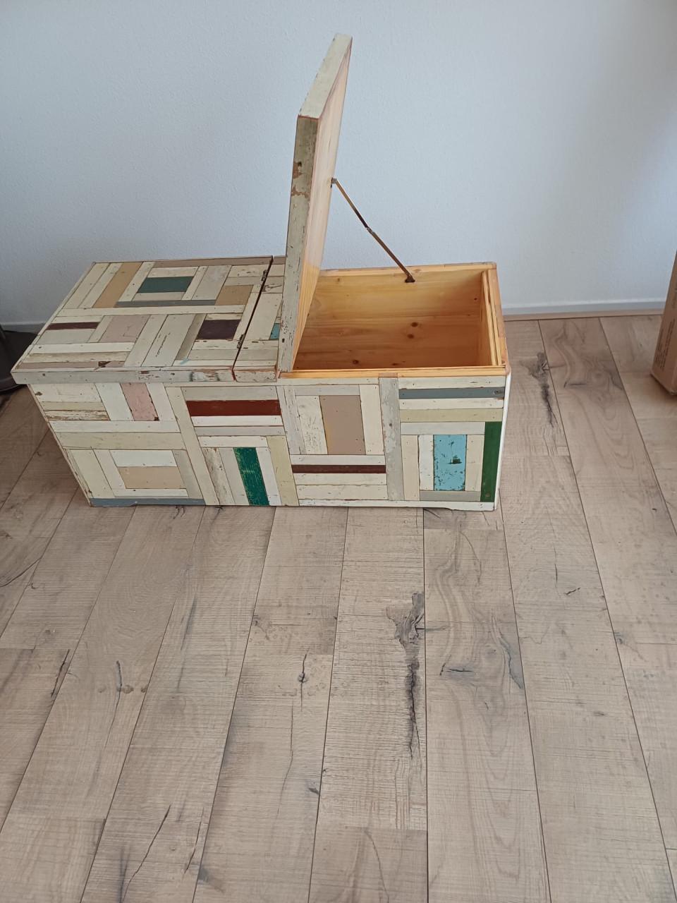 Salontafel / Opbergkist van sloophout