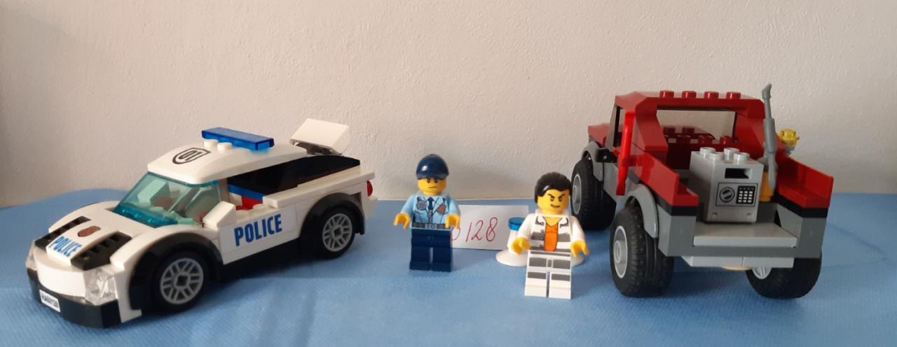 LEGO City 60128: Politieachtervolging, politiewagen + jeep