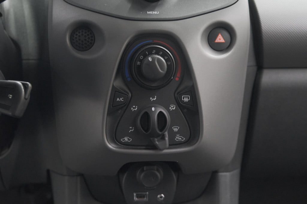 Peugeot 108 1.0 e-vti active | airco | bluetooth radio | getint glas | 5 de