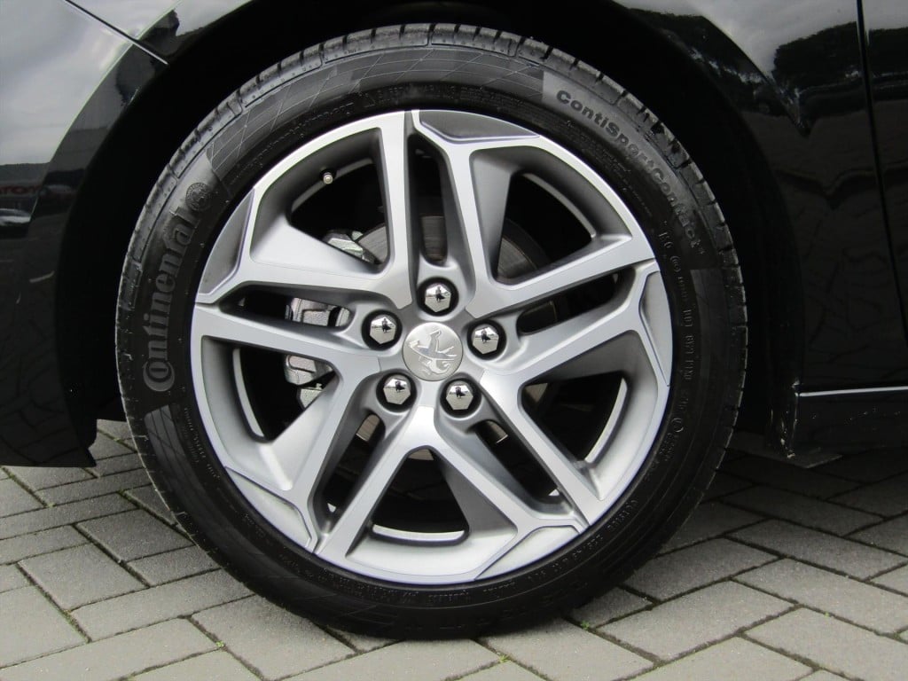 Peugeot 308 1.2 blue lion gt pakket 96.000 km 2017