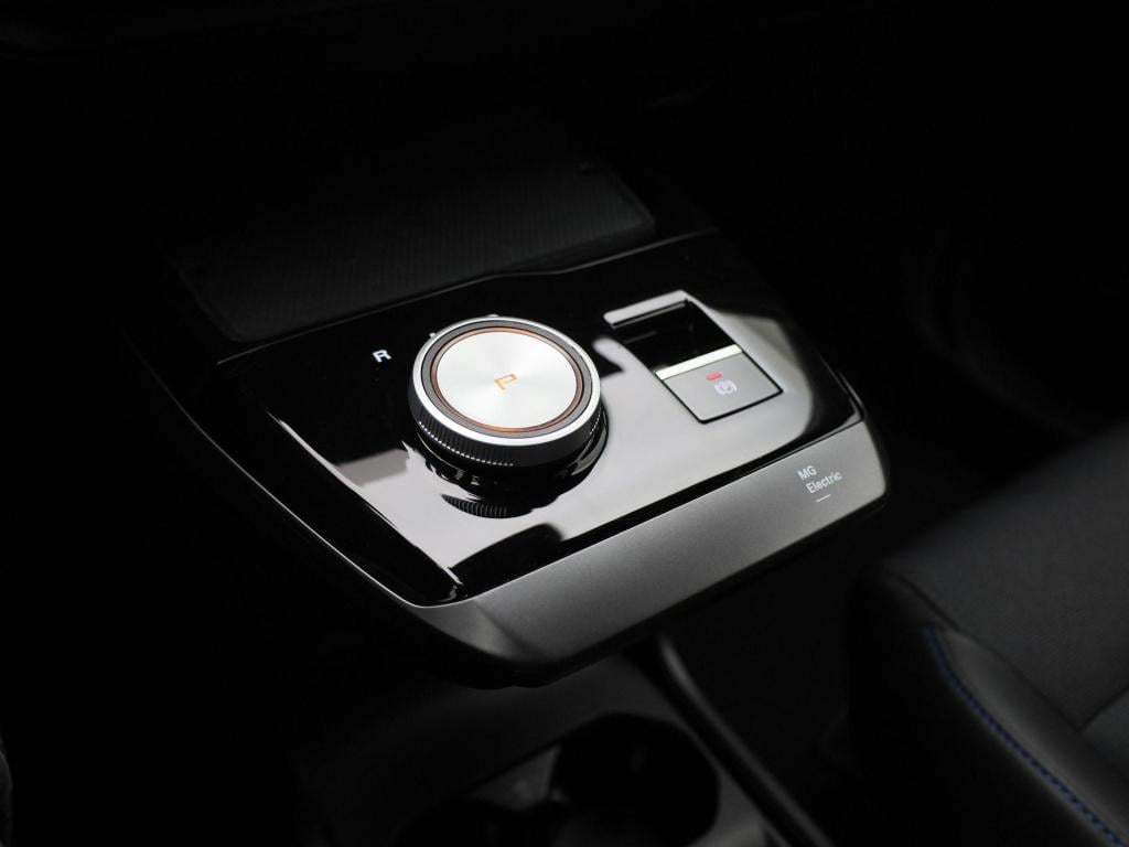 MG Mg4 64 kwh luxury