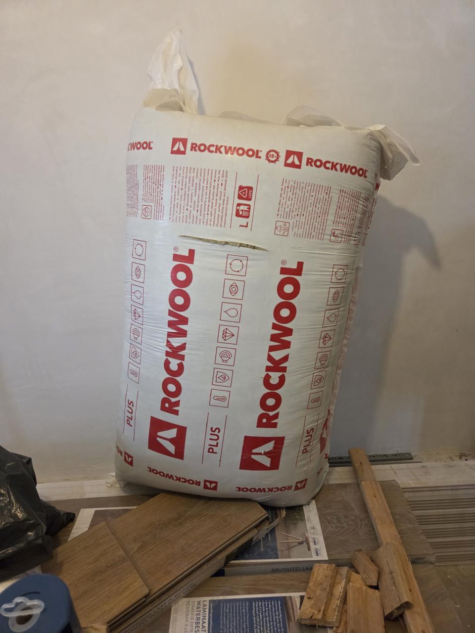 Isolatiewol,vloer/wandtegels,radiator,en nog veel meer