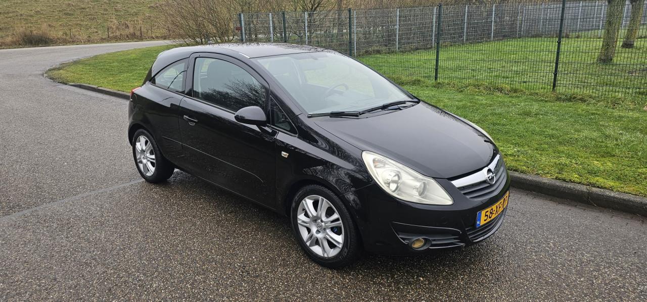 Opel Corsa 1.4-16V Cosmo Automaat! Vol Optie's! In Goede Staat!