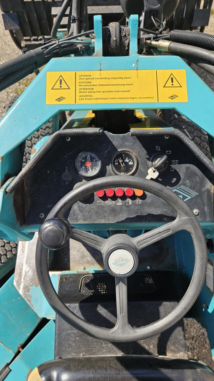 Avant Vano 420D shovel