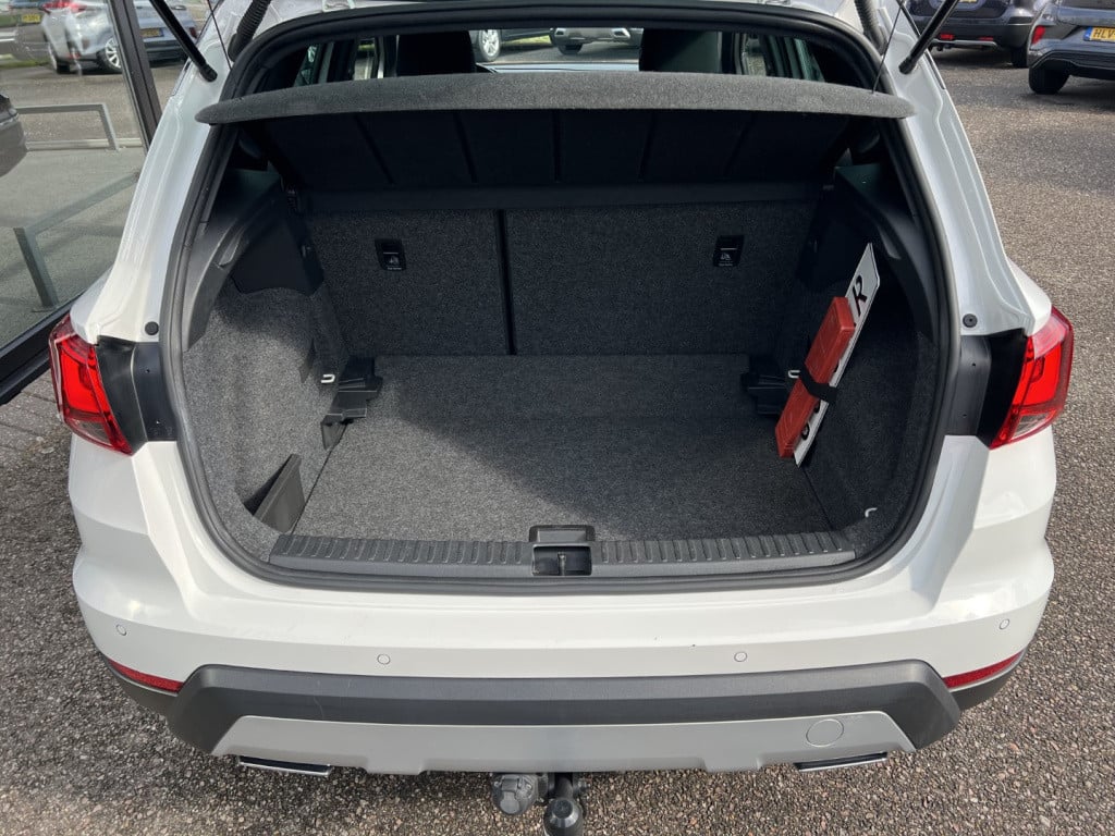 Seat Arona 1.0 tsi 115pk fr business intense , trekhaak