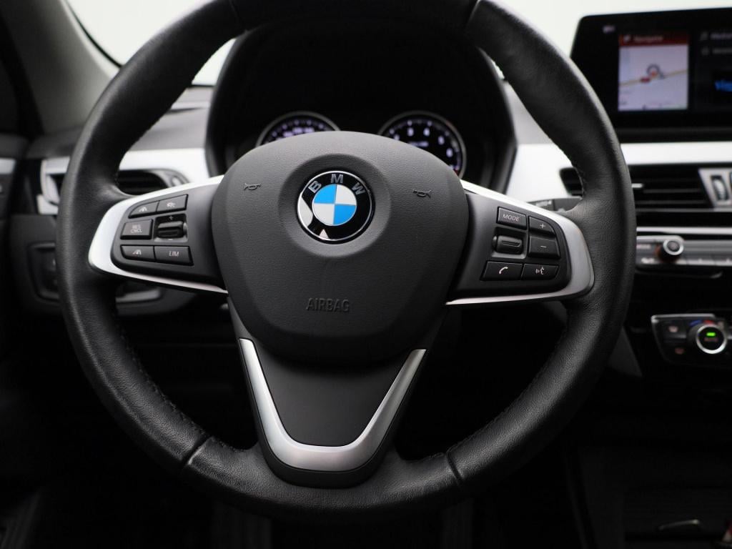 BMW X1 sdrive18i high executive | apple carplay / android auto | stoel- stu
