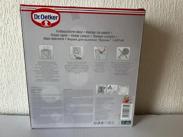 2  bakvormen. Dr. Oetker - Haasje - lammetje...Nieuw!