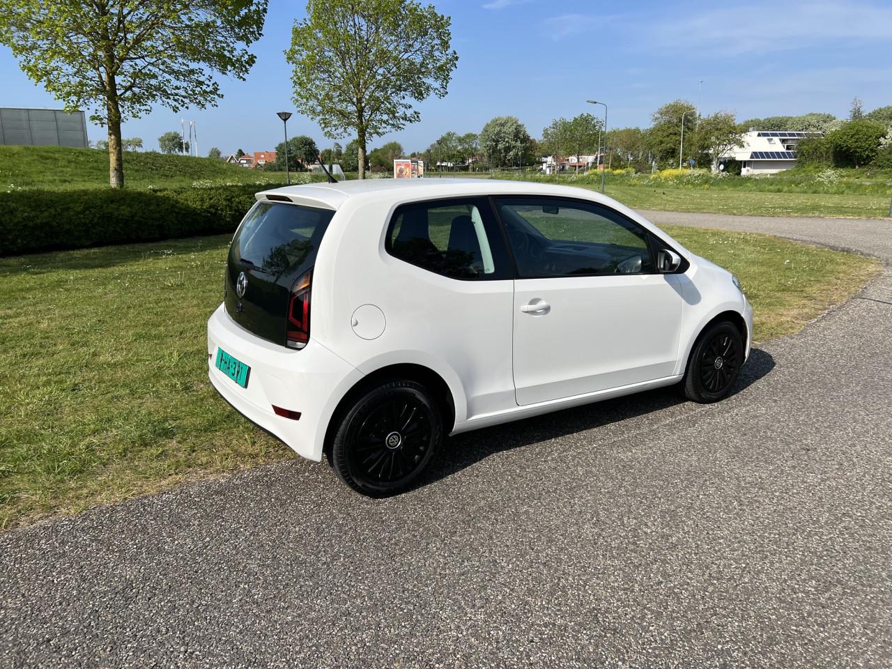 VW UP 2017 Automaat met slechts 67.700 km