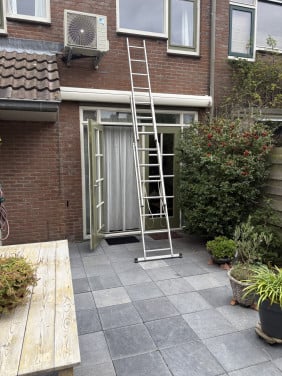 Aluminium ladder