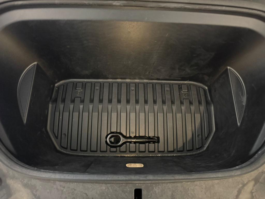 Tesla Model Y long range awd 75 kwh