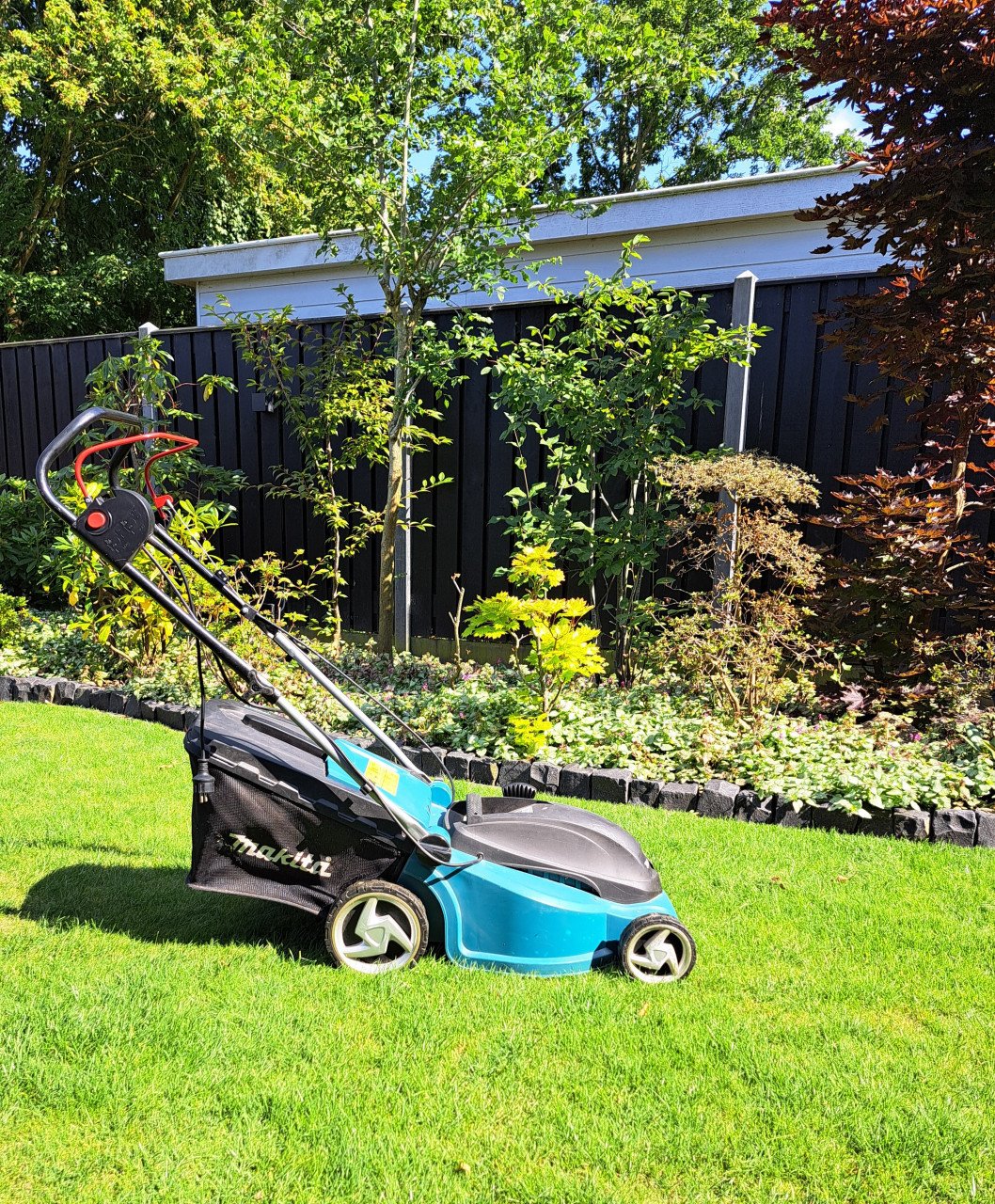Grasmaaier Makita ELM 3800 230 V 38 cm