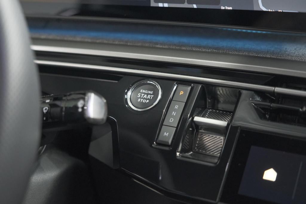 Peugeot 3008 1.2 hybrid 145 gt | camera | adaptieve cruise control | elektr