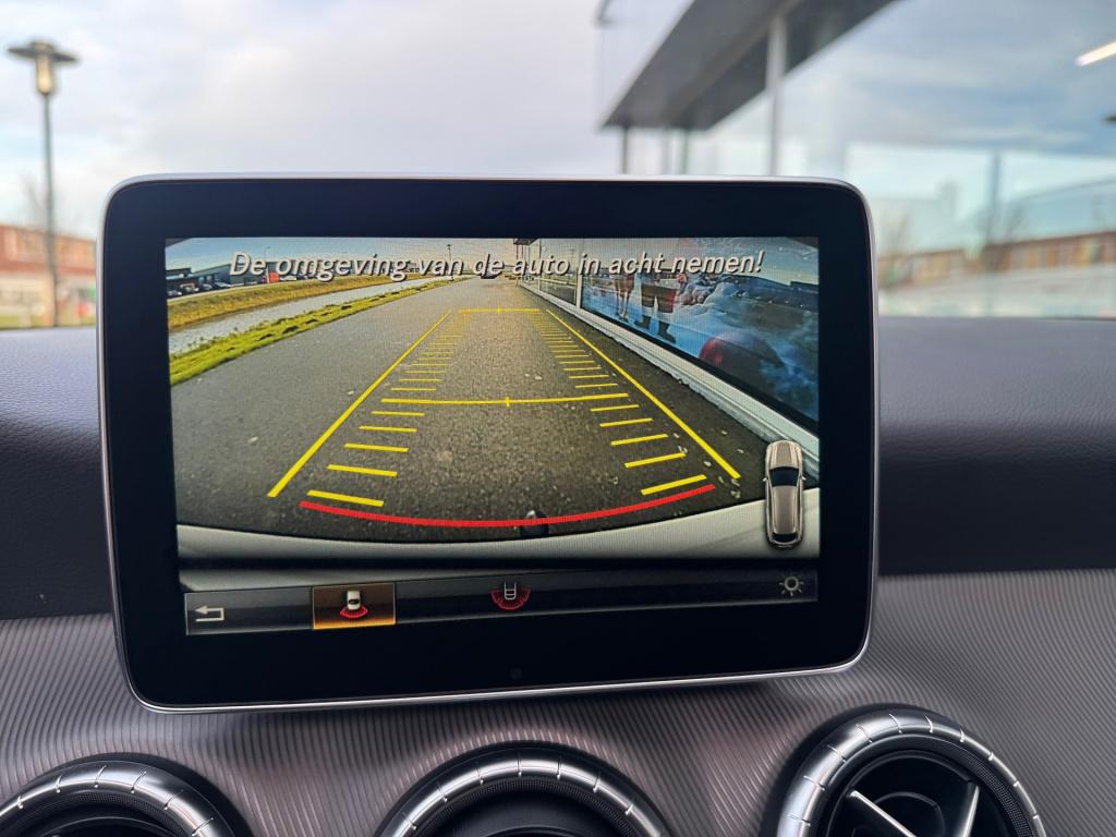 Mercedes-Benz Cla shooting brake 180 urban night-pakket automaat , panorama