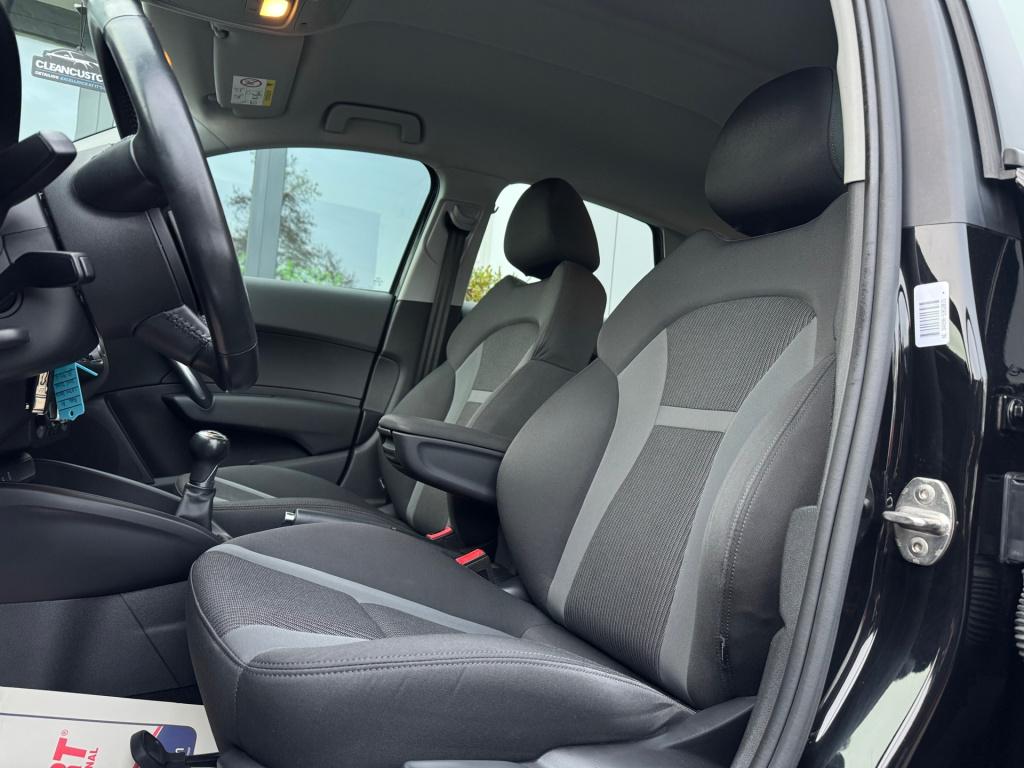 Audi A1 Sportback 1.0 tfsi design * cruise control * 17 inch * trekhaak * n