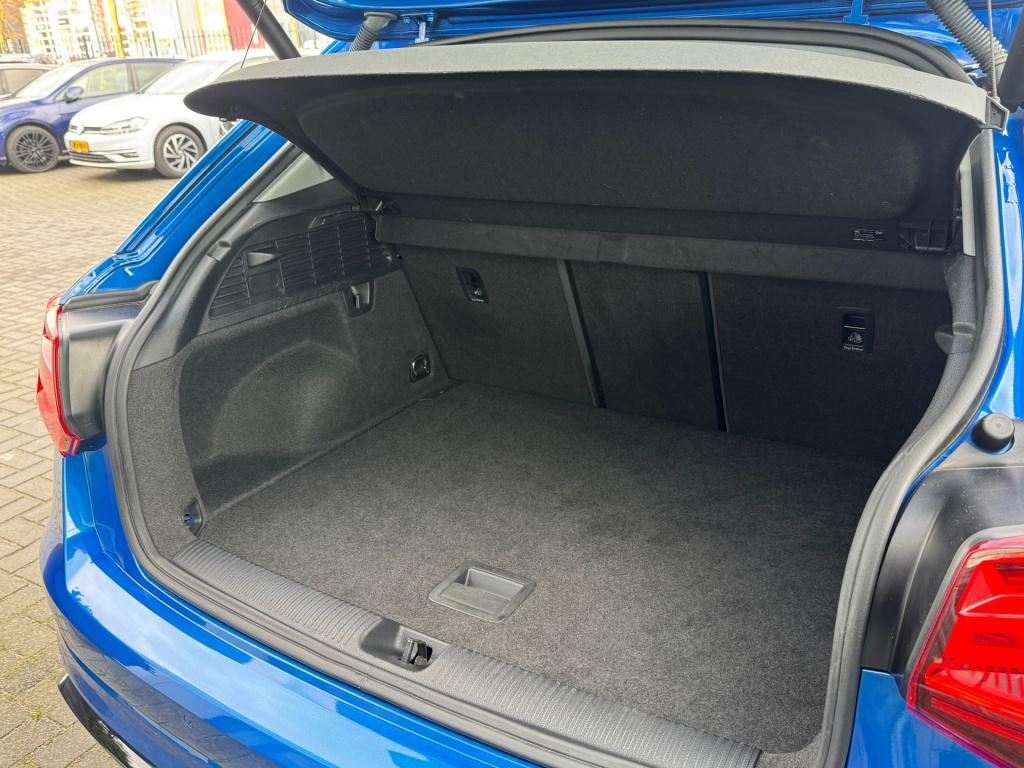 Audi Q2 30 tfsi s-line * matrix led * virtual cockpit * keyless * stoelverw