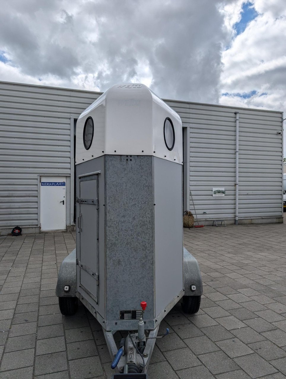 Mooie en nieuw opgebouwde Wesco 1,5 paards trailer!