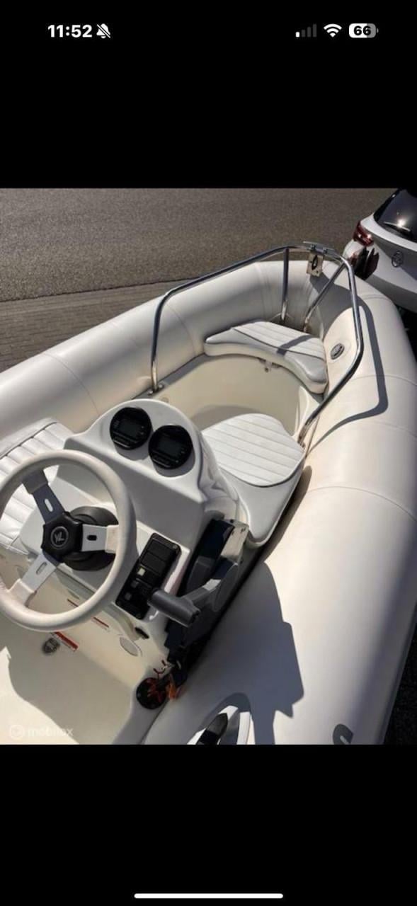 Zodiac met stuurconsole en 40 pk 4-takt yamaha buitenboordmotor