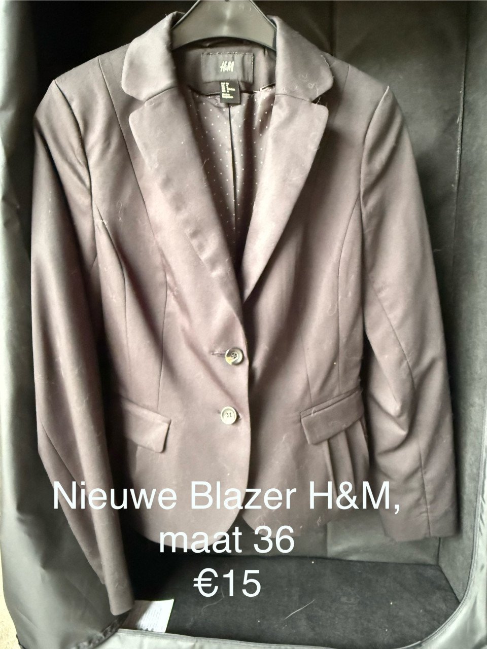 Diverse blazers/jasjes, €15 per stuk,