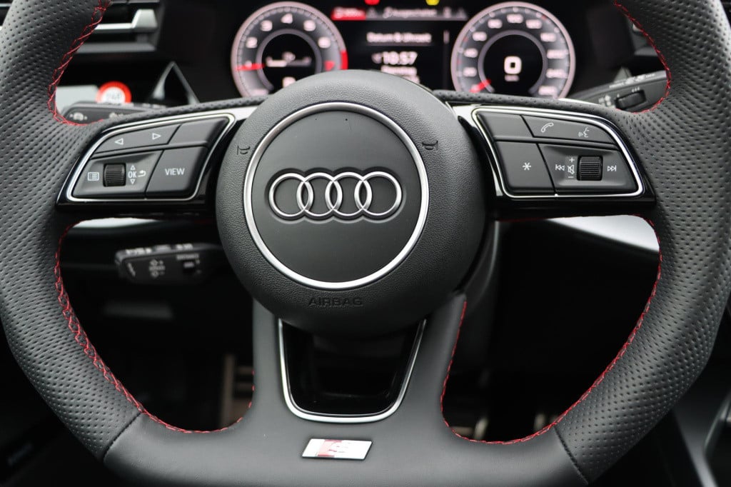 Audi A3 sportback 35 tsi s edition 150pk s-tronic | full options!