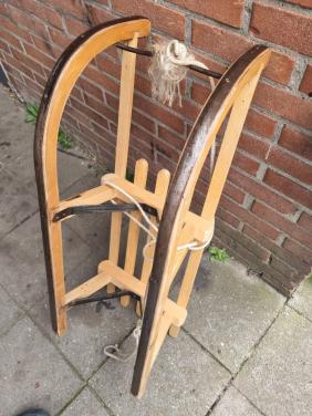 Mooie houten Slee stevige slee helemaal gaaf