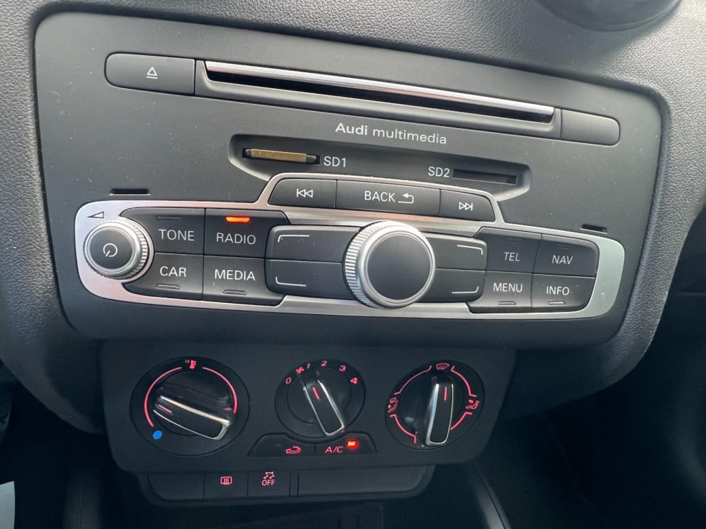 Audi A1 Sportback 1.0 tfsi adrenalin, s-line, navi enz...